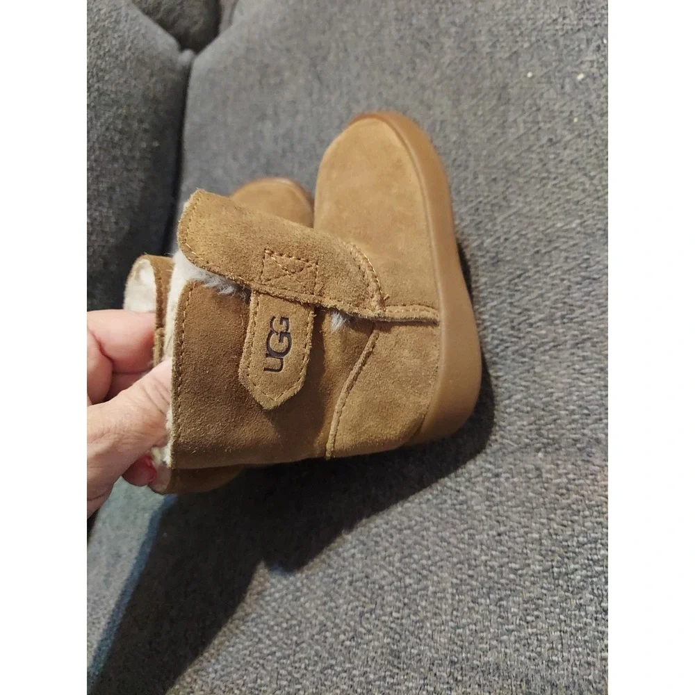 Ugg Boots Size 4/5 Tan Suede 10960891 Shoes Toddler Insulated Baby
